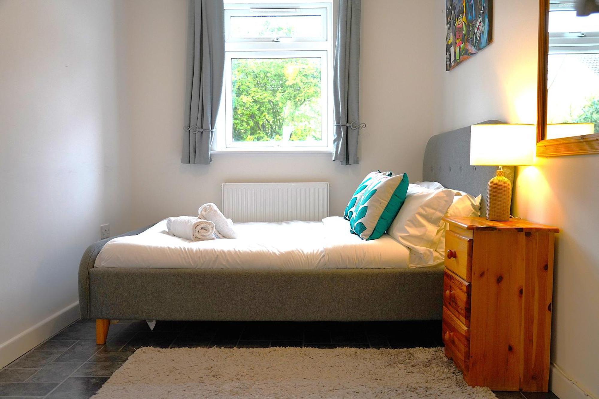 Sleeps 10, Free Parking, Close To Science Park, King Size Bed Milton  Exterior photo